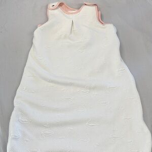 🐥 Piper & Posie - offwhite/cream Sleep sack with swan design.  TOG 2.4